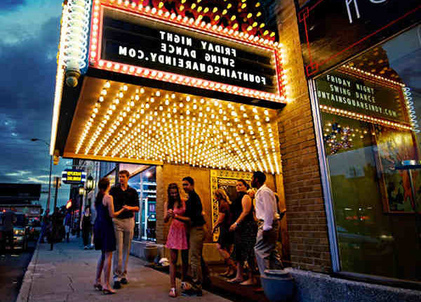 Does Indianapolis have a nightlife?